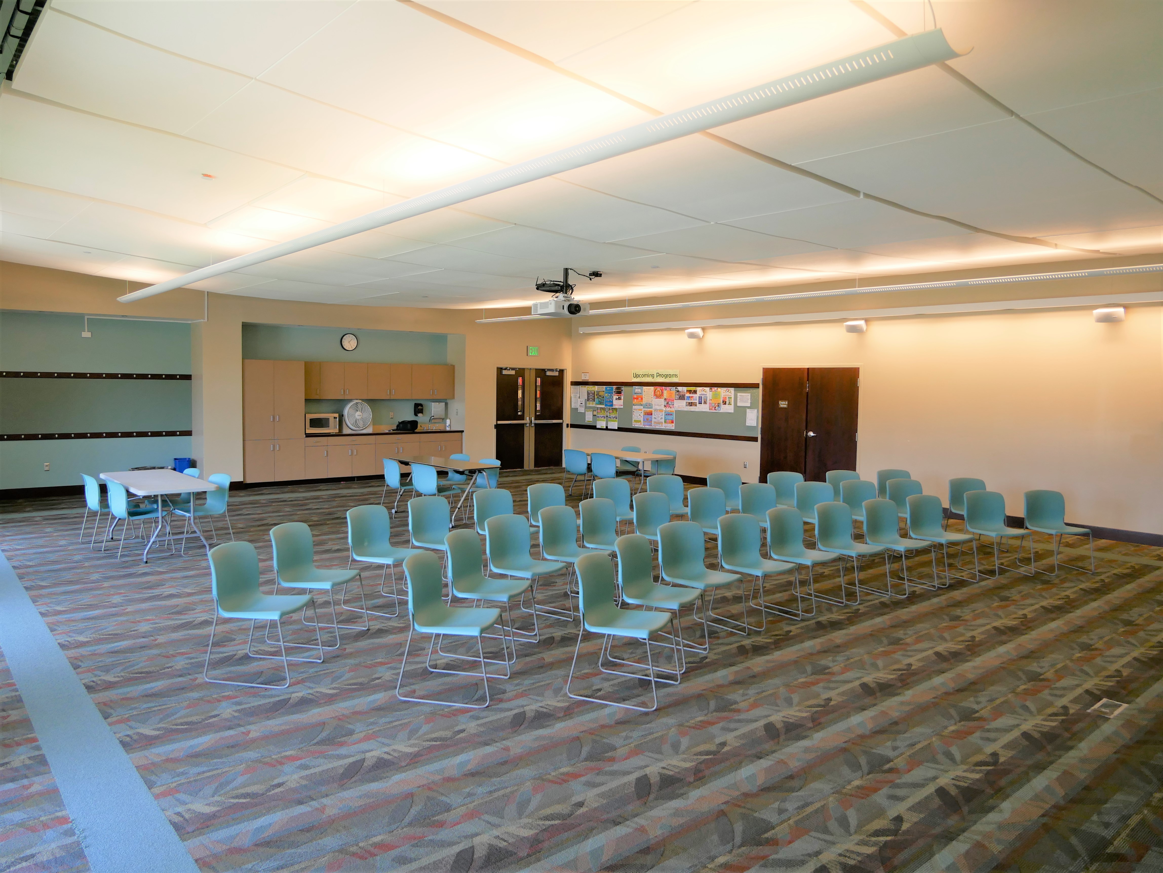 Franklin Avenue Library Meeting Room with auditorium setup