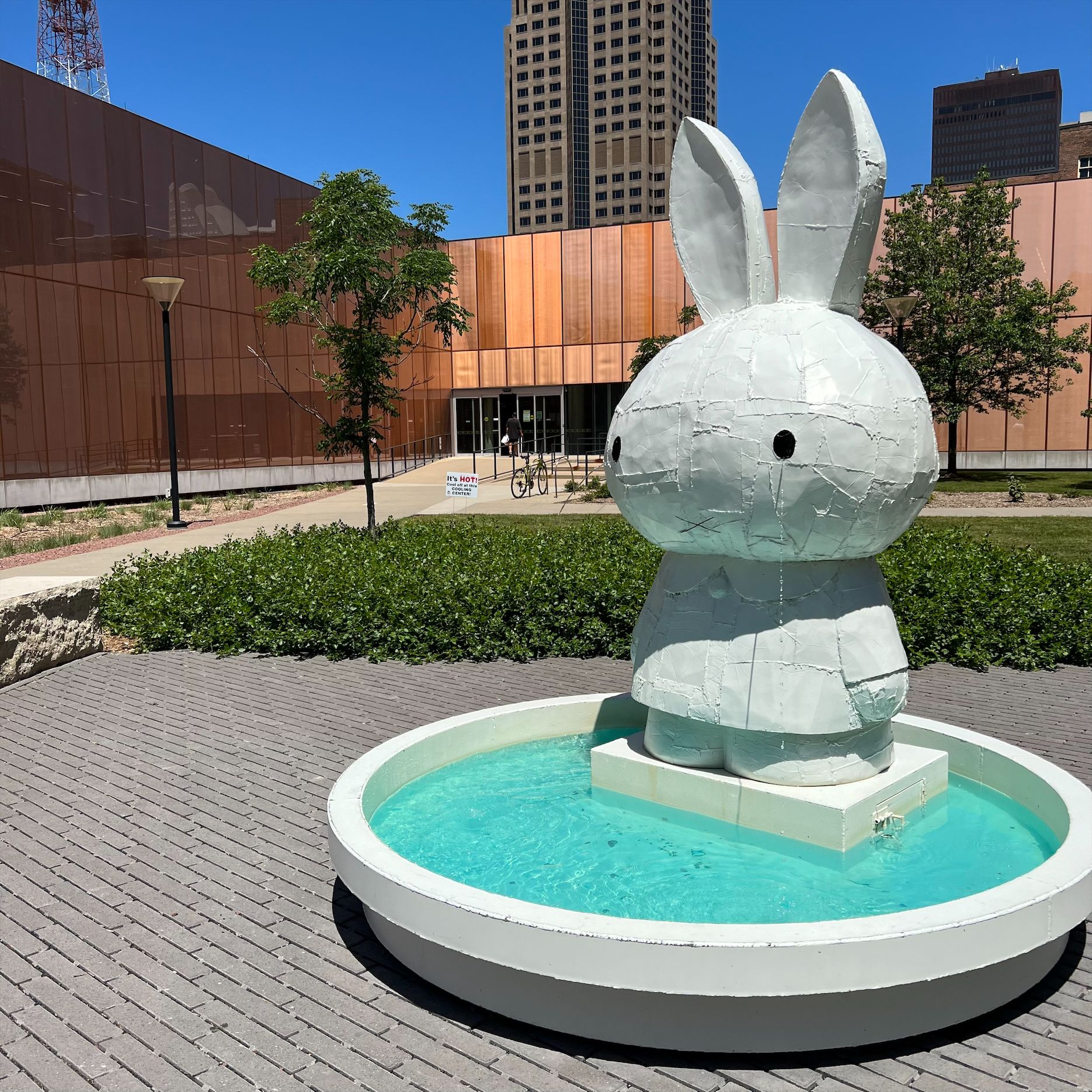 Miffy fountain with the library in the background