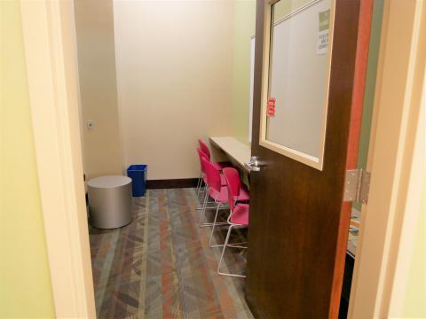 Franklin Avenue Large Study Room with table and chairs