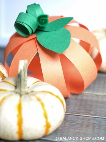 Paper strip Pumpkin craft